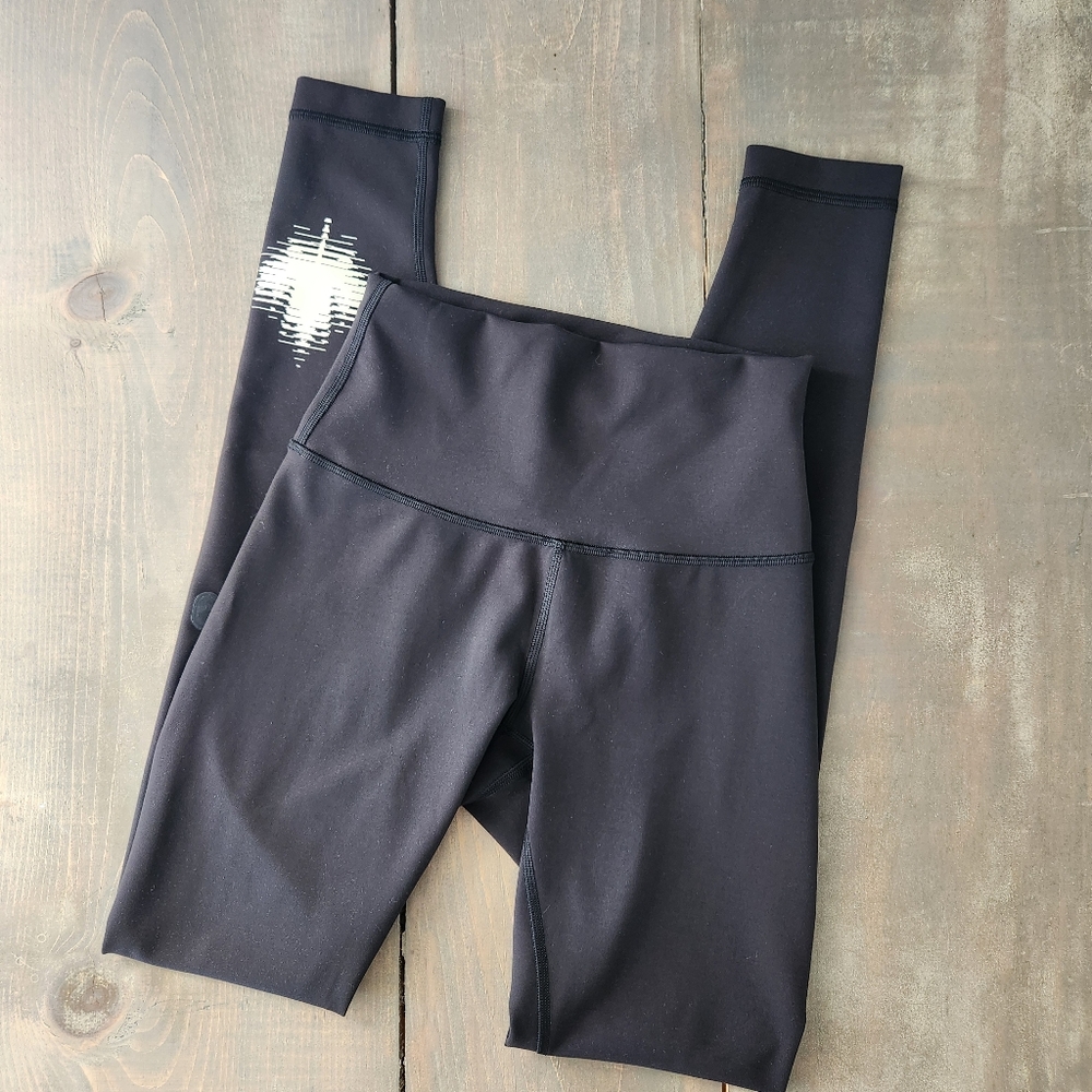 Lululemon Team Canada Wunder Train High Rise Leggings 28' COC Logo - Size 4